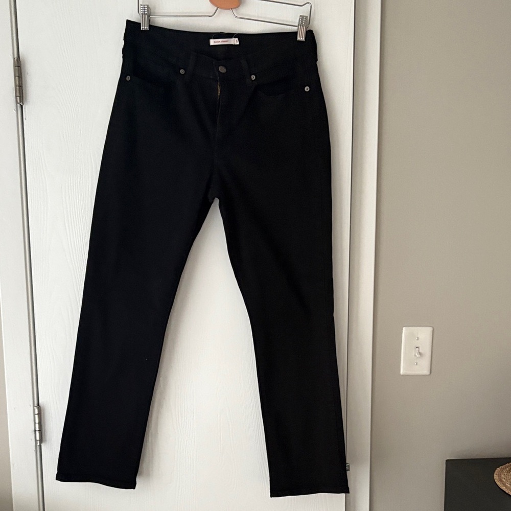 Levi's Women's Black Straight Leg Jeans
